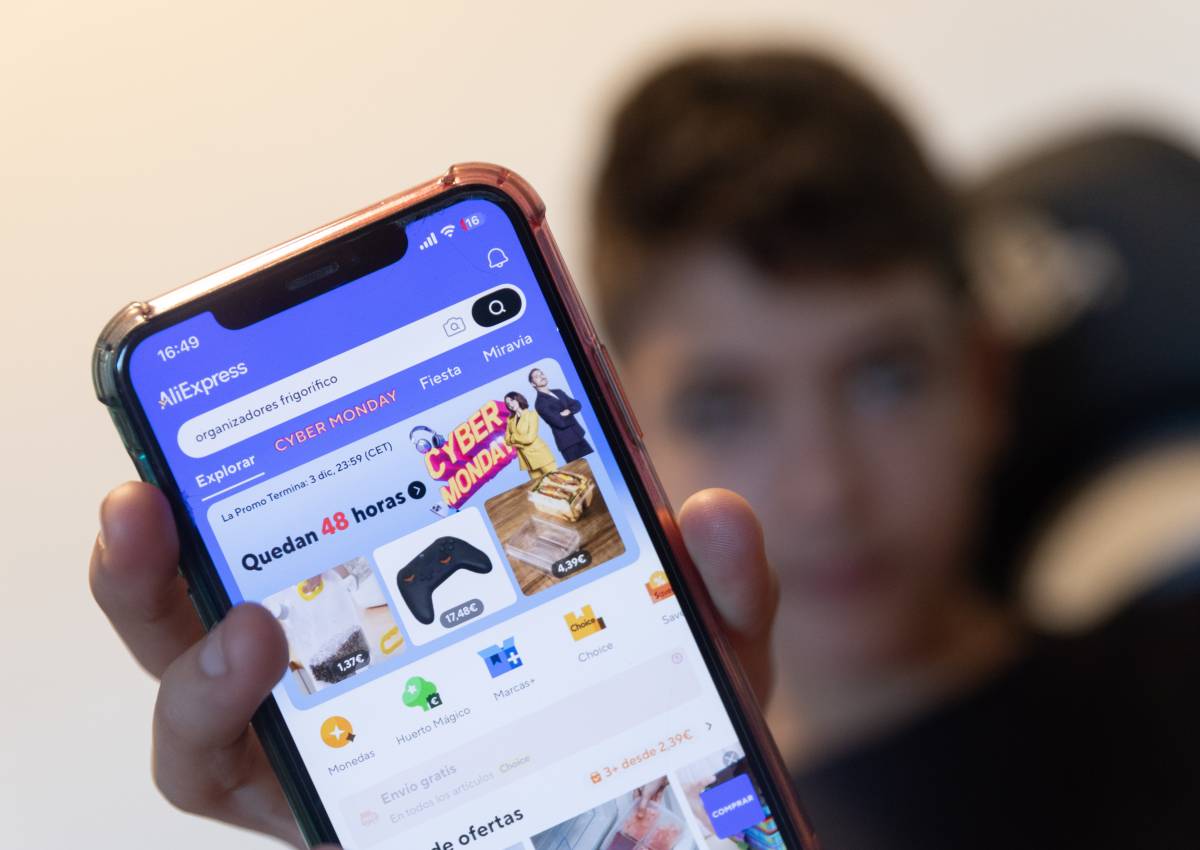 Bruselas multa a AliExpress con 550 millones por vender juguetes y cosméticos ilegales