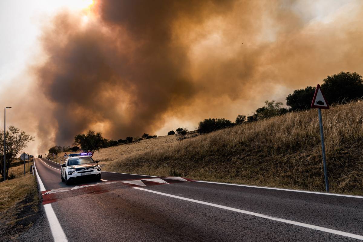 Ayuso pide al Gobierno central que tome el mando ante los incendios en Madrid
