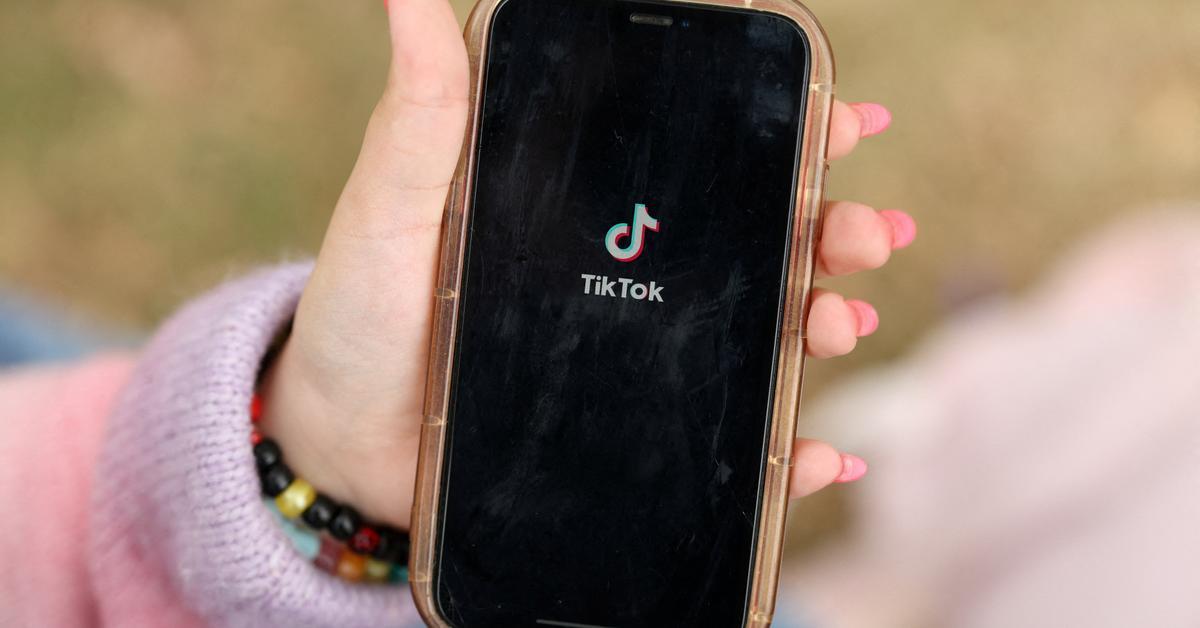 Bruselas amenaza a TikTok con una multa millonaria por desproteger a los menores