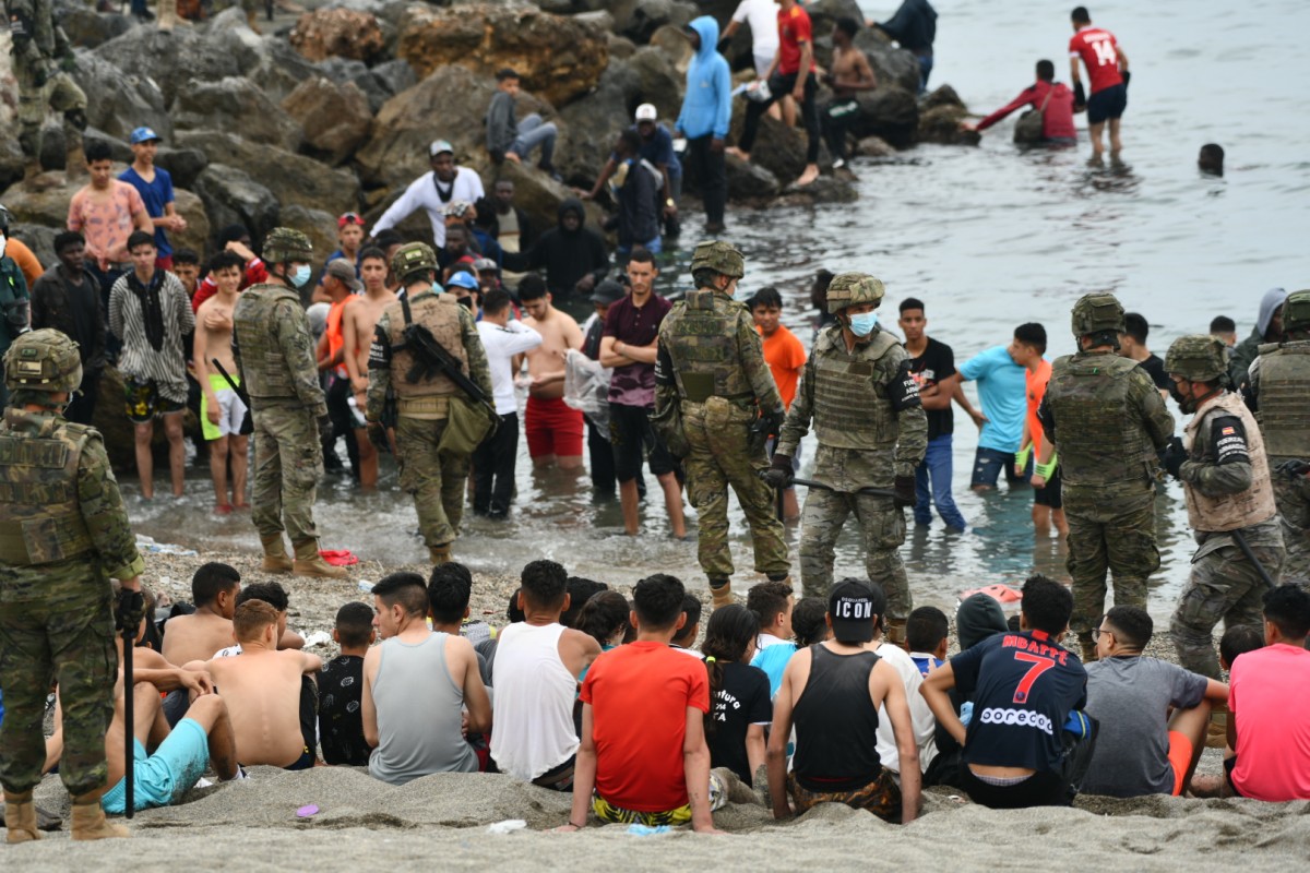 El Gobierno transfiere 25 millones a Ceuta para atender a los menores migrantes