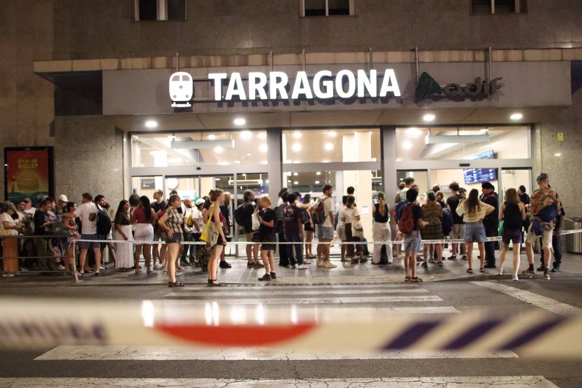 El eclipse colapsa Rodalies: el tren del sur de Catalunya, desbordado por falta de previsión