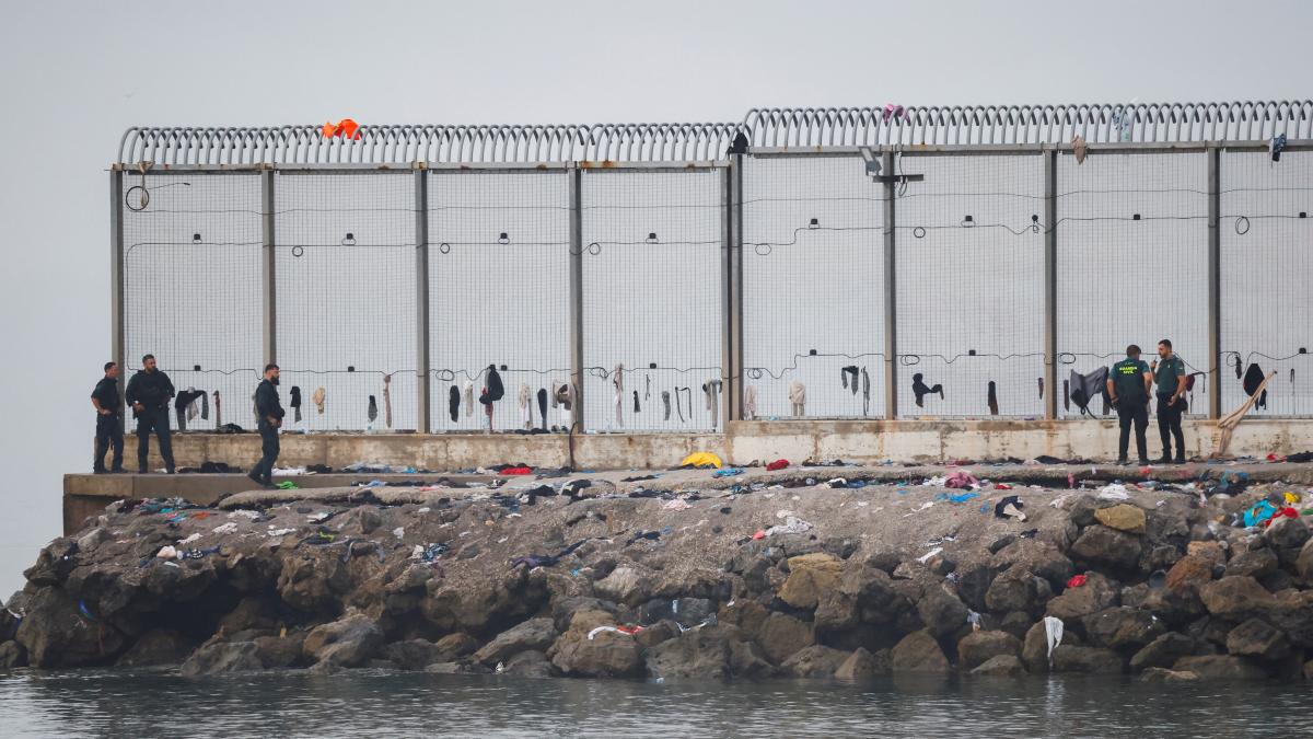 Marruecos procesa a 25 personas por organizar la entrada masiva en Ceuta