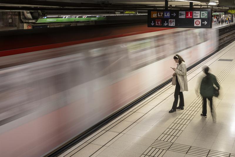TMB amplía el servicio de metro durante las fiestas de Gràcia