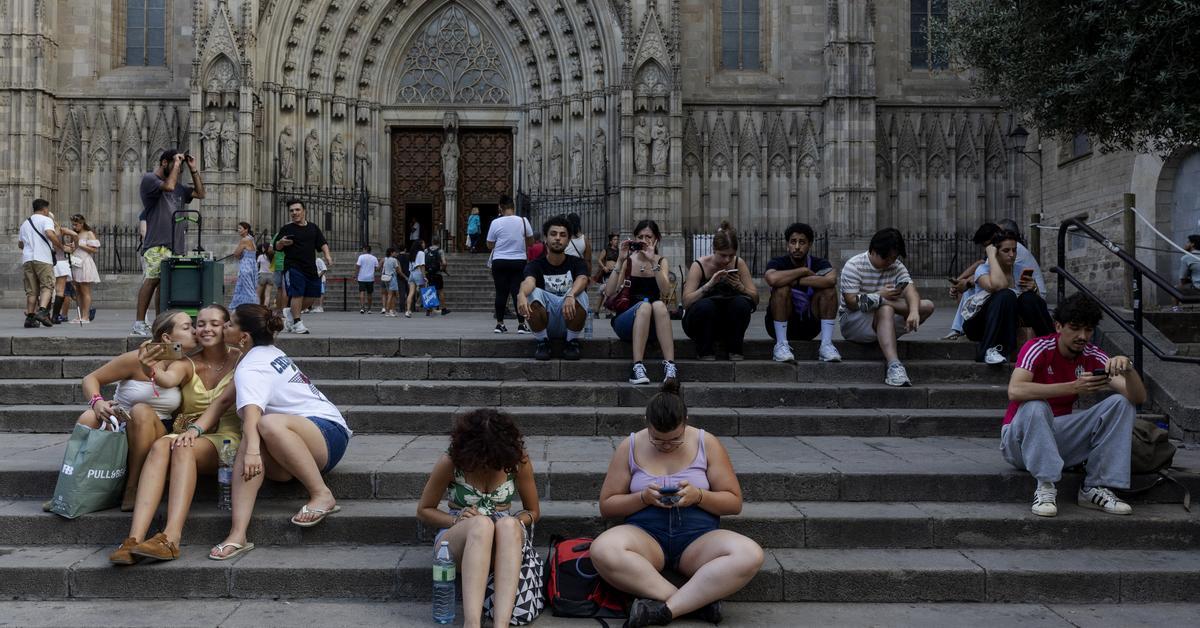 Catalunya bate su récord histórico de turistas en agosto con 2,9 millones de visitantes
