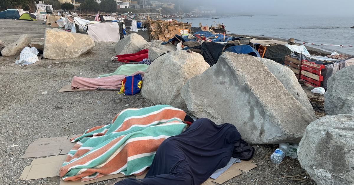 Un informe policial señala a Marruecos en la entrada masiva de migrantes a Ceuta y hunde a Marlaska