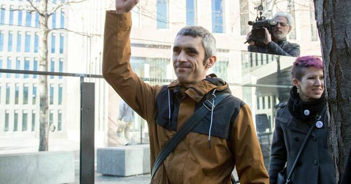 Cuatro policías nacionales se sientan ante el juez por mutilar a Roger Español en el 1-O