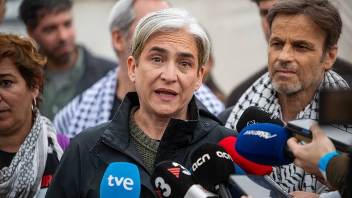 Colau lanza un ultimátum a Sumar: fuera del Gobierno si el PSOE no cambia su política de vivienda