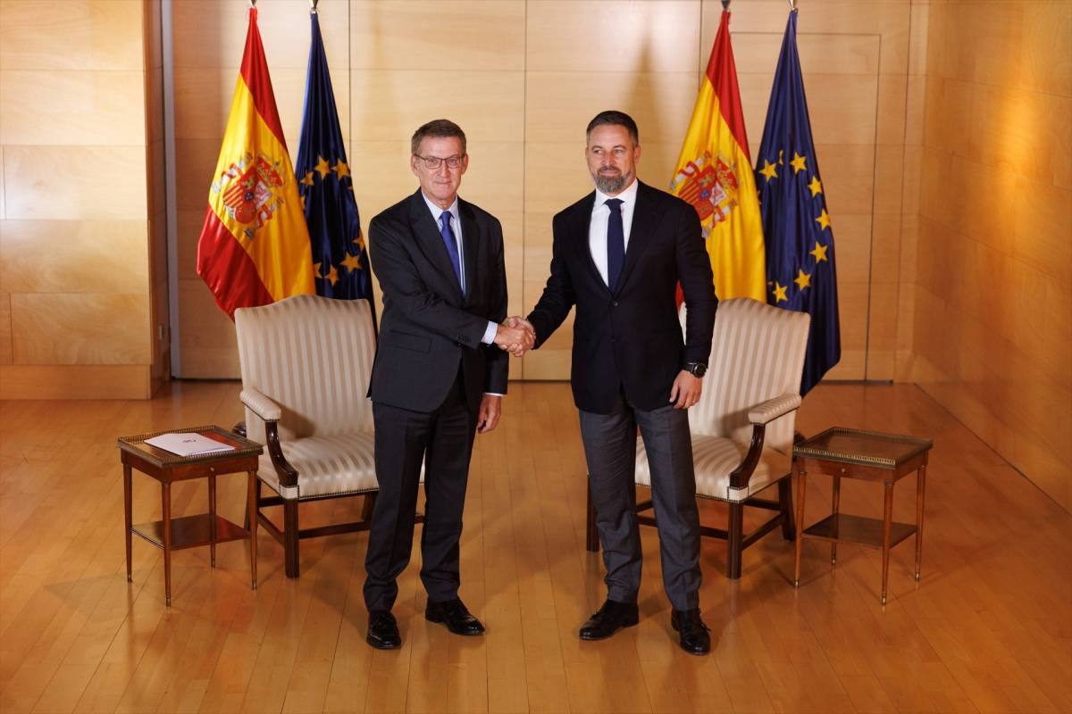 Les enquestes suggereixen que el bloc PP-Vox té una còmoda majoria absoluta arran de la crisi de Ceuta.