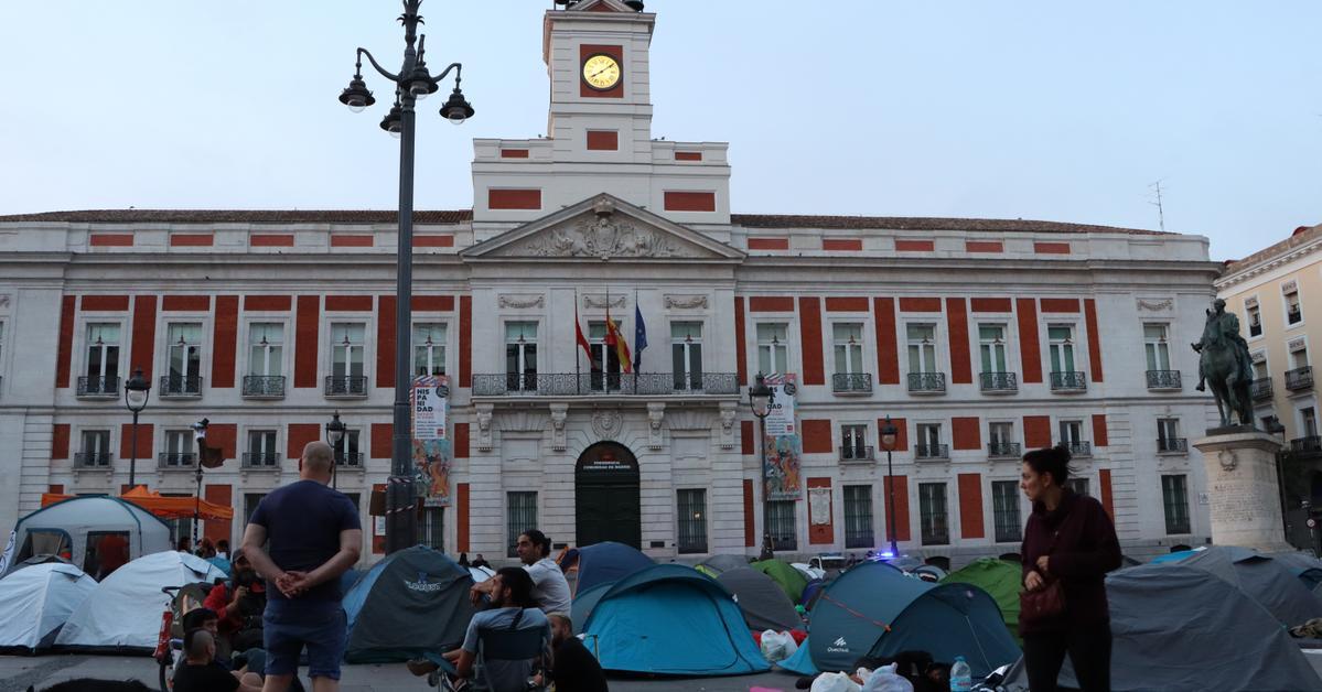 La presión en la calle fuerza a Sánchez a definirse sobre el decreto antidesahucios