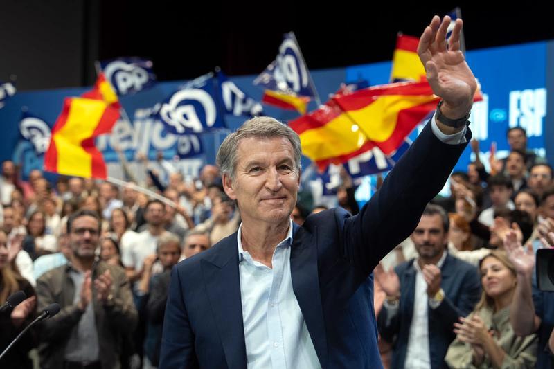 PP y Vox negocian un acuerdo electoral para el Senado en Catalunya