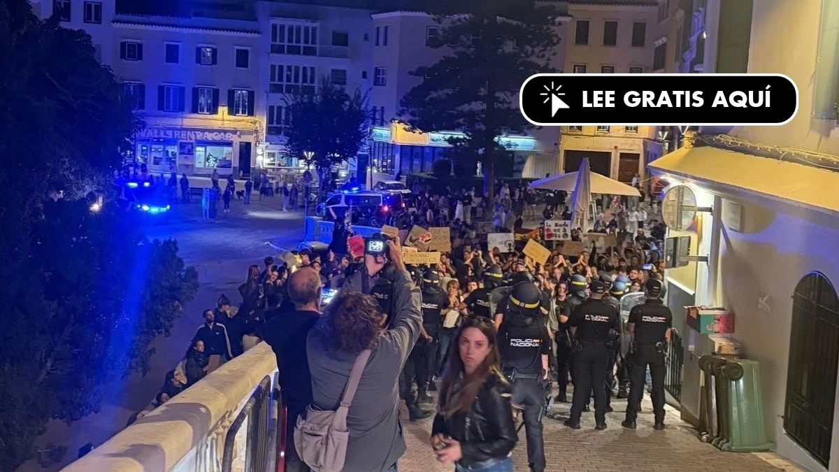 Vox denuncia un atac a la furgoneta d'Abascal en acabar el seu míting a Maó