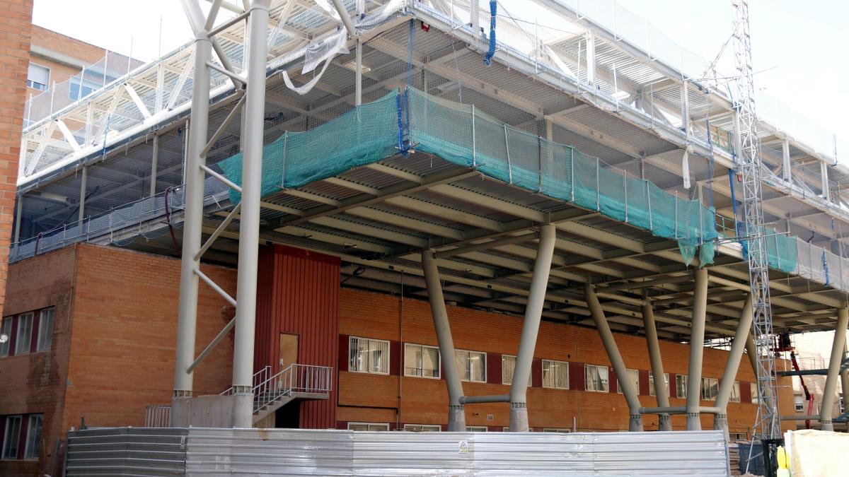 Un escape de agua cierra la mitad de los quirófanos del Arnau de Lleida y obliga a cancelar operaciones