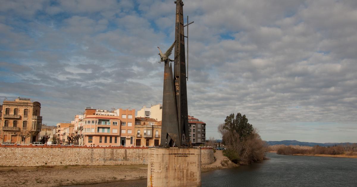 La nueva ley de memoria democrática de Catalunya fija un plazo de un año para retirar el monumento franquista de Tortosa
