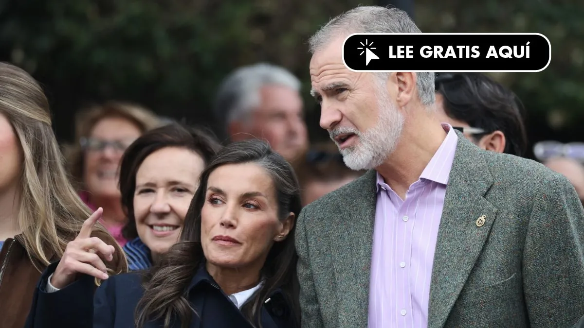 Felipe VI sale por su propio pie de la clínica tras operarse de cataratas en Oviedo