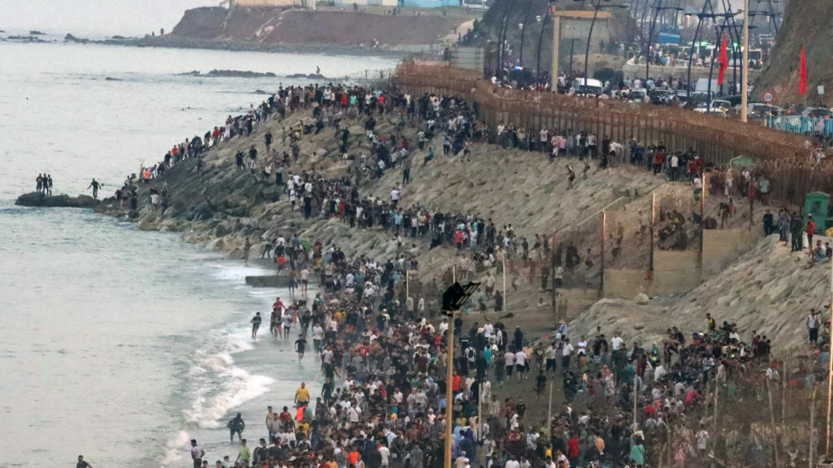 La jueza del asalto a Ceuta reclama todas las grabaciones y busca a un confidente de la Guardia Civil